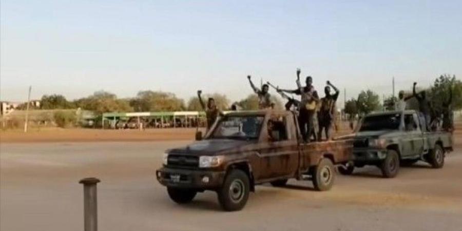 بالبلدي: 23
      قتيلا
      في
      هجمات
      بطائرات
      مسيرة
      على
      الأبيّض
      بوسط
      السودان