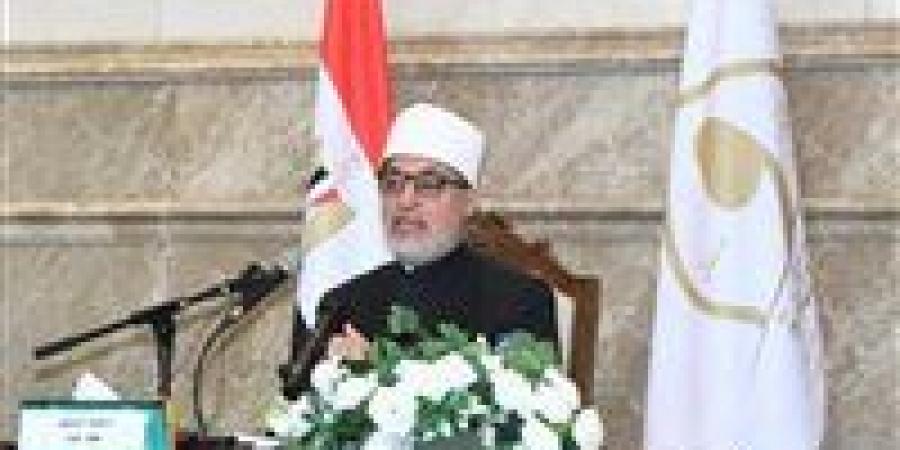 بالبلدي: مفتي
      الجمهورية
      يلقي
      البيان
      الختامي
      للقمة
      الدولية
      الثالثة
      للقيادات
      الدينية
      بماليزيا