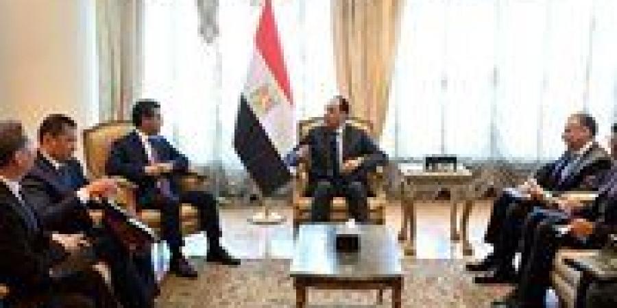 بالبلدي: مدبولي
      يبحث
      مع
      وزير
      خارجية
      أوزبكستان
      تعزيز
      التعاون
      الثنائي
      وتوسيع
      الاستثمارات
      بين
      البلدين