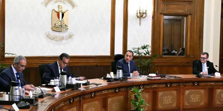 رئيس
      الوزراء
      يستعرض
      جهود
      تطوير
      منظومة
      الإسعاف