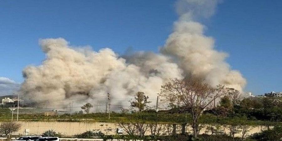 بالبلدي: ترامب
      يعلق
      على
      استهداف
      الضاحية
      الجنوبية
      لبيروت
      ويعتبره
      تطورًا
      غير
      مناسب
      في
      هذا
      التوقيت