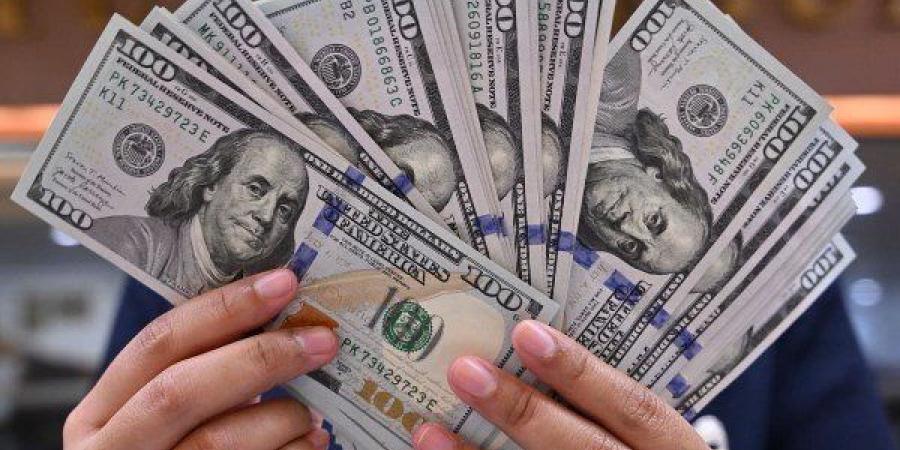 بالبلدي: استقرار
      العملة
      الخضراء..
      أسعار
      صرف
      الدولار
      أمام
      الجنيه
      في
      البنوك