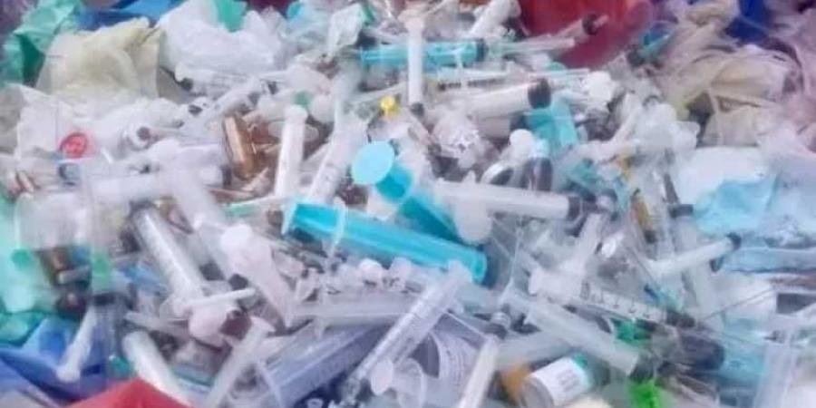 غلق
      مستشفى
      بالهانوفيل
      في
      الإسكندرية
      بعد
      رصد
      مخالفات
      في
      التخلص
      من
      النفايات
      الخطرة