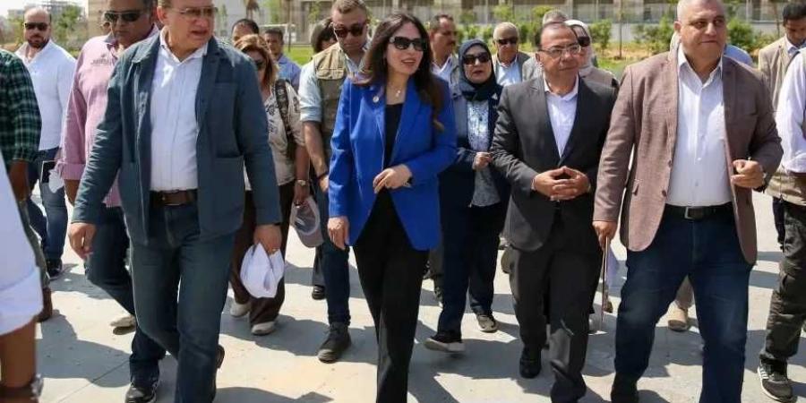 وزيرة
      الإسكان
      تقوم
      بجولة
      تفقدية
      موسعة
      بمشروع
      حدائق
      تلال
      الفسطاط
