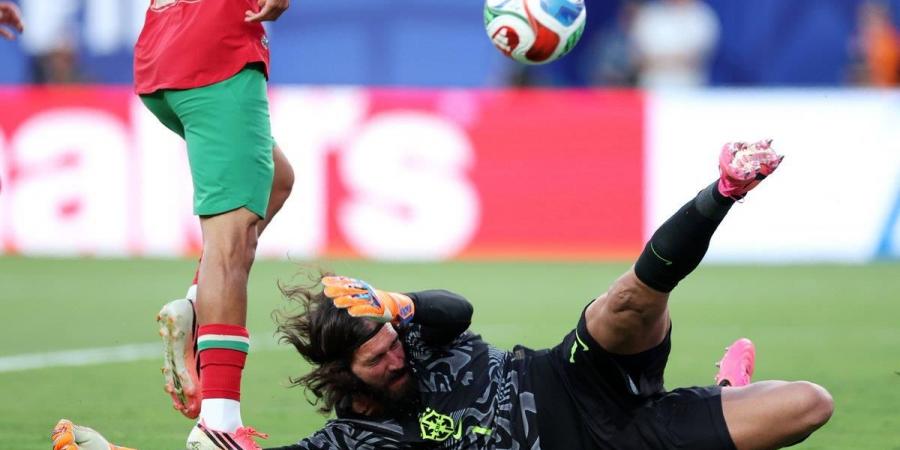 بالبلدي : أليسون:
      أنشيلوتي
      لم
      يكن
      راضيًا
      عن
      أدائنا
      أمام
      المغرب
      القوي..
      وغادرنا
      الملعب
      بحزن