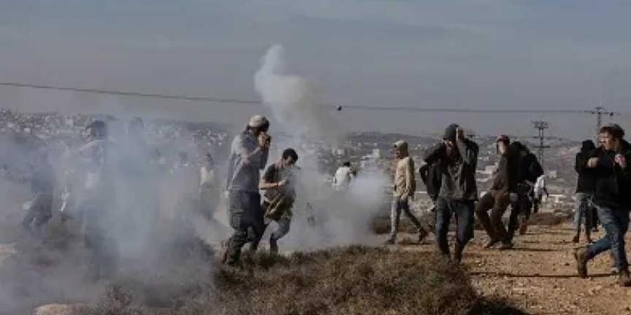 مستوطنون
      إسرائيليون
      يحرقون
      أراض
      زراعية
      و4
      مركبات
      فلسطينية
      شمال
      الضفة