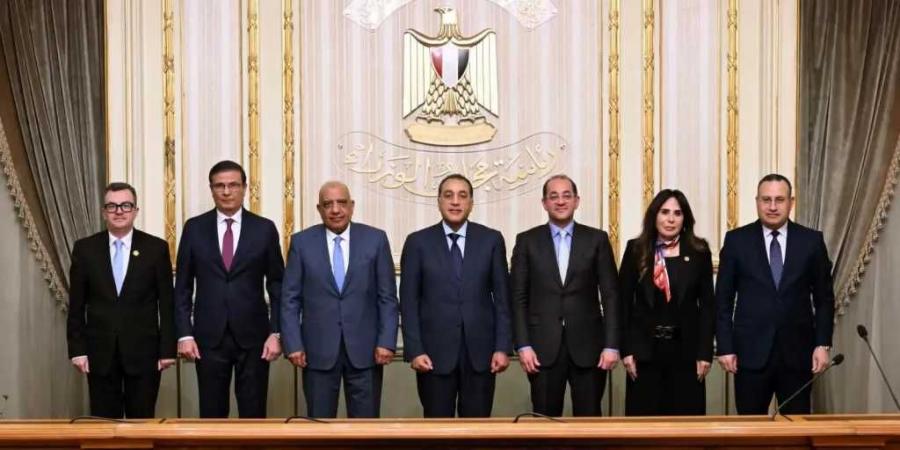رئيس
      الوزراء
      يشهد
      توقيع
      اتفاق
      تمويل
      تطوير
      شبكة
      الكهرباء
      لاستيعاب
      قدرات
      الطاقات
      المتجددة