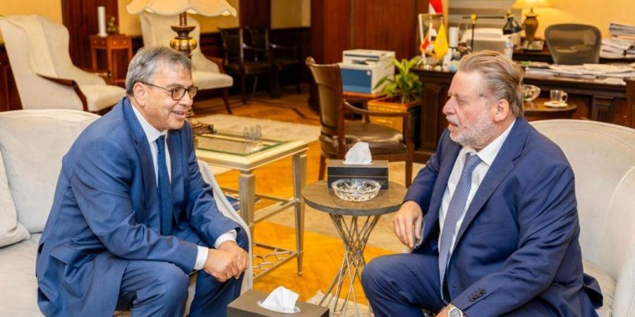 بالبلدي : محافظ
      البنك
      المركزي
      المصري
      يبحث
      مع
      نظيره
      التونسي
      أوجه
      التعاون
      المشترك
      بين
      الجانبين