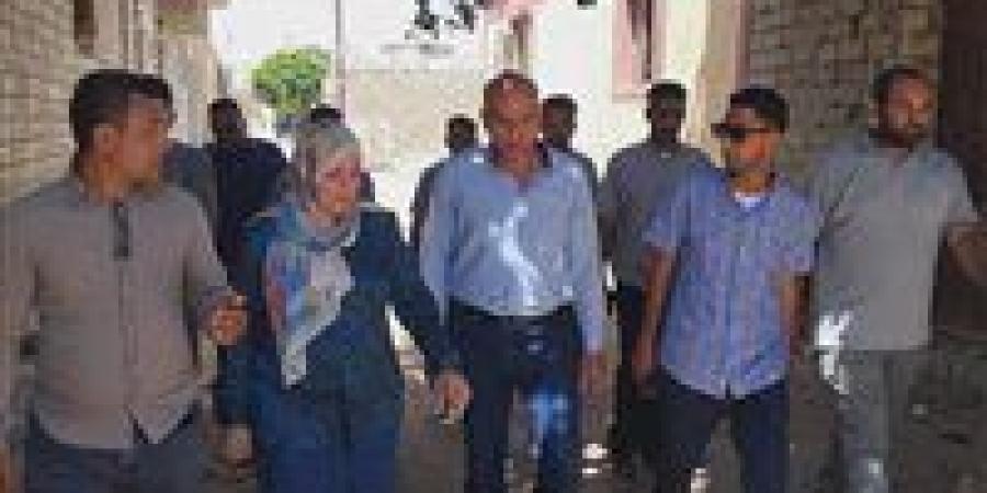بالبلدي: محافظ
      المنيا
      يوجه
      برفع
      كفاءة
      100
      منزل
      بقريتي
      العزيمة
      2
      و3
      بسمالوط