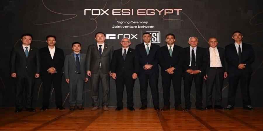 بالبلدي : وزير
      الصناعة:
      تصنيع
      سيارات
      ROX
      في
      مصر
      خطوة
      جديدة
      لتوطين
      صناعة
      السيارات
      والوصول
      لإنتاج
      100
      ألف
      سيارة
      سنويًا