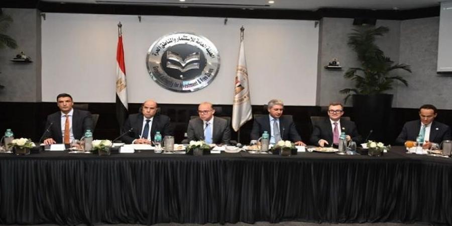 بالبلدي : 6
      وزراء
      يبحثون
      مع
      البنك
      الدولى
      محاور
      الخطة
      التنفيذية
      لاستراتيجية
      الاستثمار
      الأجنبى
      المباشر