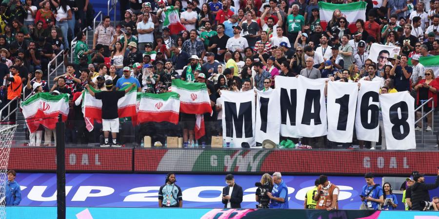 بالبلدي: "ميناب 168".. رسالة من مدرجات كأس العالم تستحضر مأساة أطفال قُتلوا بقصف مدرسة في إيران