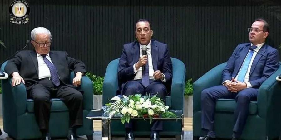 مدبولي:
      ارتفاع
      نسبة
      القطاع
      الخاص
      بالاستثمارات
      العامة
      إلى
      56.6%..
      وتخطي
      المستهدف
      خلال
      عامين
