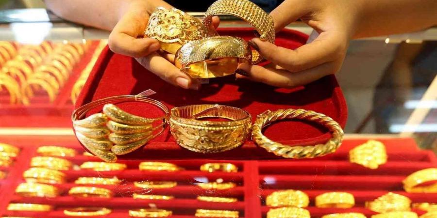 بالبلدي : انخفاض
      محدود
      بأسعار
      الذهب
      في
      الكويت
      اليوم
      الجمعة
      19
      يونيو
      2026..
      كم
      سجل
      عيار
      24؟