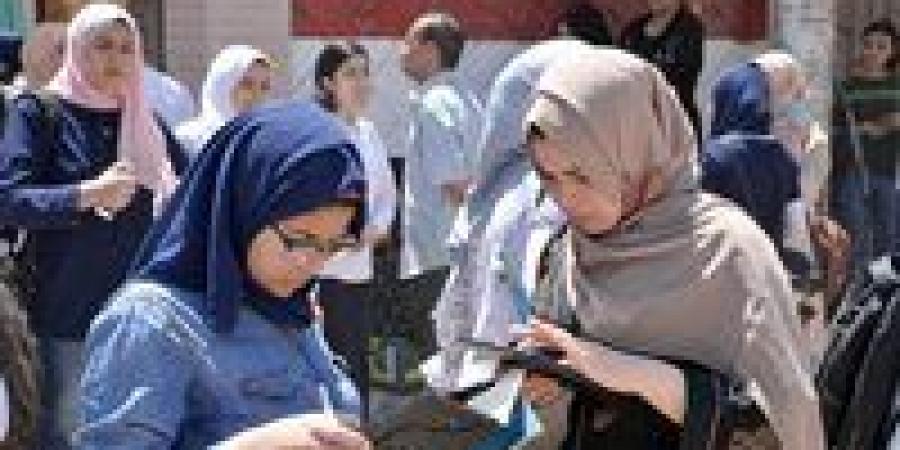 بالبلدي: 4432
      طالبًا
      يؤدون
      أول
      امتحانات
      الثانوية
      العامة
      داخل
      14
      لجنة
      بالبحر
      الأحمر