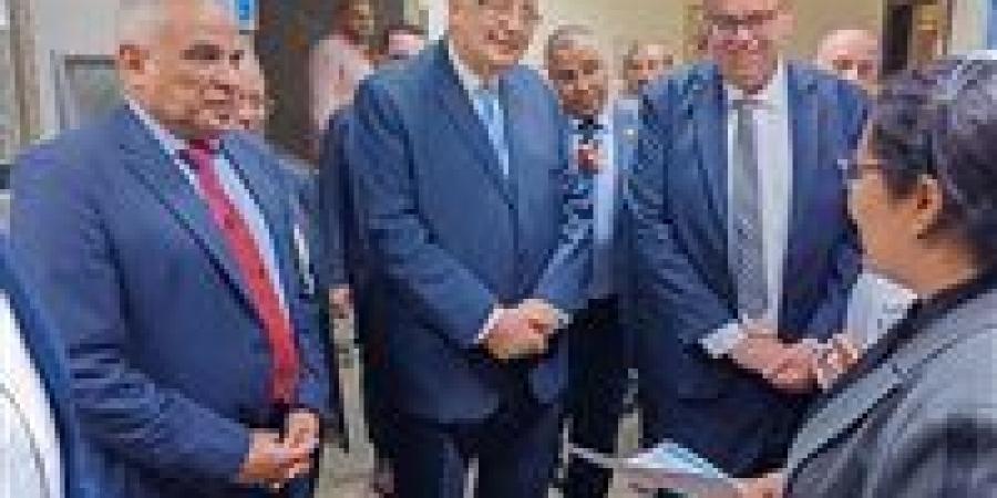 بالبلدي: إشادة
      رئاسية
      بمستشفى
      الصدر
      الجامعي
      بطنطا..
      وتجهيزات
      حديثة
      تعزز
      جودة
      الرعاية
      الصحية