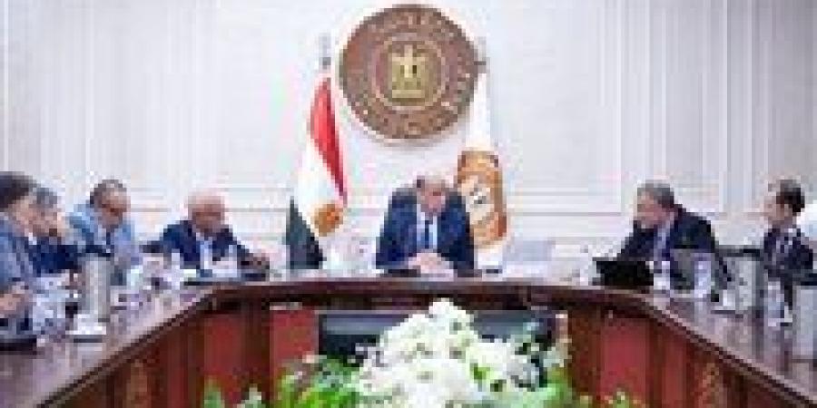 بالبلدي: وزير
      العمل
      يترأس
      اجتماع
      «التشاور
      الاجتماعي»
      لاستكمال
      لوائح
      قانون
      العمل
      الجديد