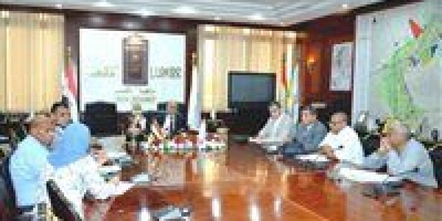 بالبلدي: بالصور.. محافظ
      الأقصر
      يبحث
      ملفات
      التقنين
      والتصالح
      ويوجه
      بإنهاء
      التعديات
      فوريًا