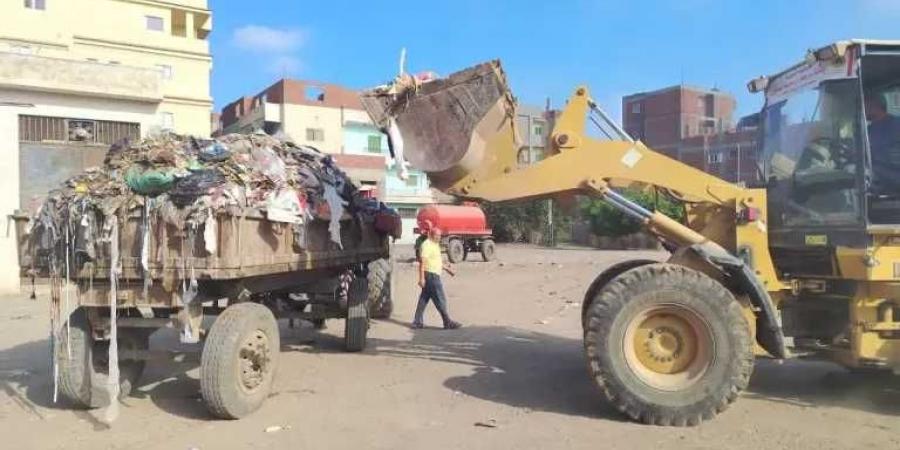 محافظ
      الغربية
      يتابع
      جهود
      القضاء
      على
      بؤر
      القمامة
      التاريخية..
      برفع
      515
      طن
      مخلفات