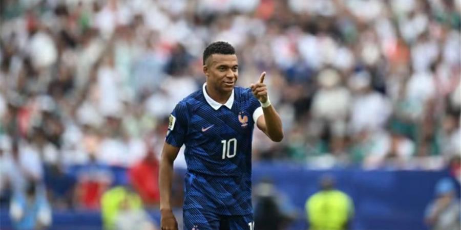 بالبلدي : بهدفه
      أمام
      العراق..
      مبابي
      يلاحق
      ميسي
      ويعادل
      رقم
      الظاهرة
      رونالدو
      في
      كأس
      العالم