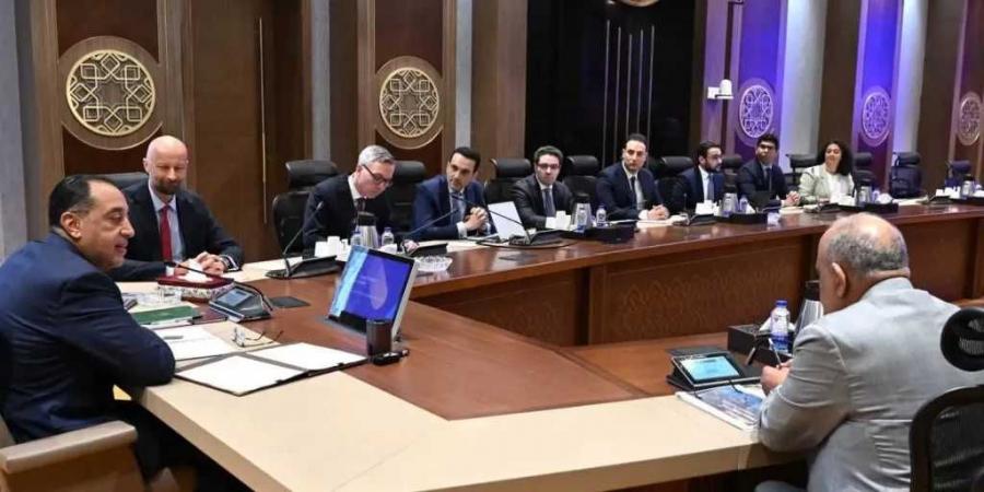 مدبولى
      يعقد
      اجتماعًا
      مع
      مسئولى
      «سكاتك»
      النرويجية
      لاستعراض
      موقف
      مشروعاتها
      بمصر