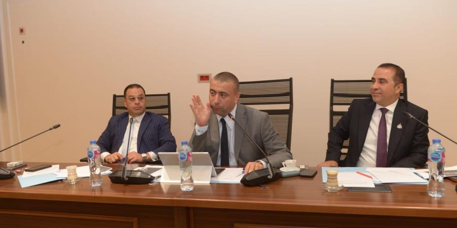 بالبلدي : رئيس
      “صناعة
      النواب”
      يدعو
      لرؤية
      موحدة
      بين
      التخطيط
      والصناعة
      لضمان
      واقعية
      المستهدفات
      الاقتصادية