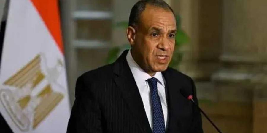 وزير
      الخارجية
      على
      أهمية
      تعزيز
      التضامن
      العربي
      وصون
      الأمن
      القومي
      العربي