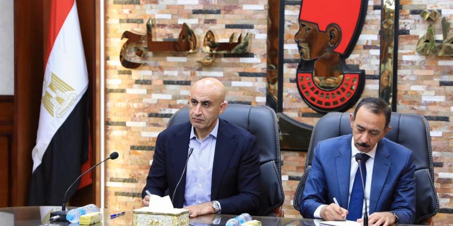 بالبلدي: وزير
      التعليم
      ومحافظ
      سوهاج
      يبحثان
      انتظام
      امتحانات
      الثانوية
      العامة