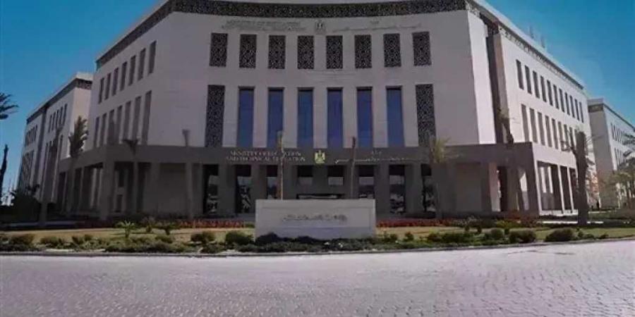 التعليم
      تحسم
      الجدل
      بشأن
      تسريب
      امتحان
      اللغة
      الإيطالية..
      والصورة
      المتداولة
      «مفبركة»