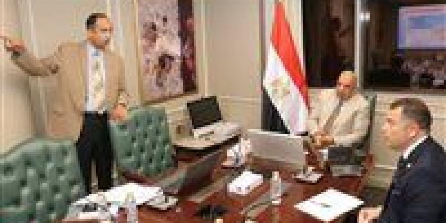 بالبلدي: وزير
      الكهرباء
      يتابع
      تنفيذ
      مشروع
      الضبعة
      النووي