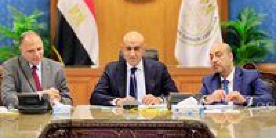 بالبلدي: وزير
      التعليم
      يتابع
      امتحانات
      الثانوية
      العامة
      من
      غرفة
      العمليات
      المركزية