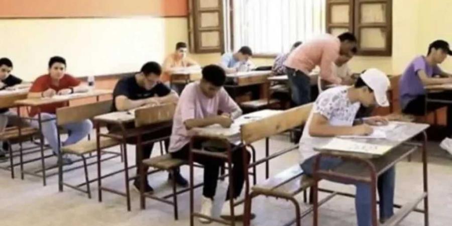 تنسيق
      ثالثة
      إعدادي
      2026..
      هل
      تنخفض
      درجات
      القبول
      بالثانوية
      العامة؟