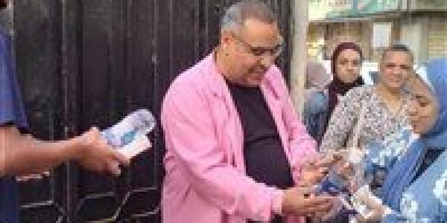 بالبلدي: مديرغرب
      شبرا
      الخيمة
      التعليمية
      يوزع
      المياه
      والعصائر
      على
      طلاب
      الثانوية
      العامة