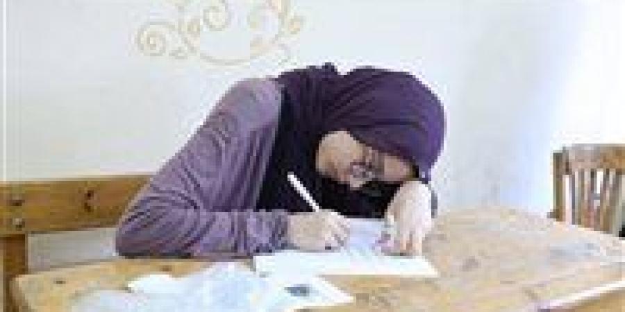 بالبلدي : نموذج
      حل
      امتحان
      اللغة
      الألمانية
      للصف
      الثالث
      الثانوي
      عام
      2026..
      الاجابة
      الصحيحة