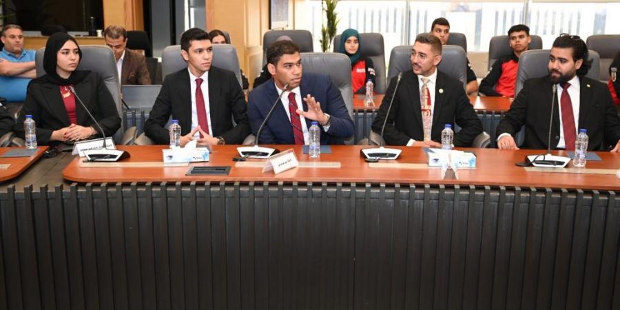 بالبلدي : وزير
      الصناعة
      يشهد
      توقيع
      بروتوكول
      استراتيجي
      لتعزيز
      الابتكار
      الهندسي
      وتأهيل
      جيل
      جديد
      من
      مهندسي
      السيارات
      بجامعة
      القاهرة