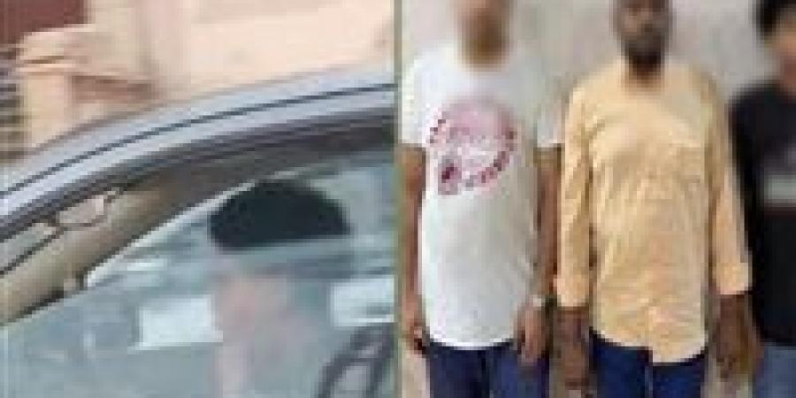 بالبلدي: القبض
      على
      تاجر
      نشر
      فيديو
      قديم
      لطفل
      يقود
      سيارة
      في
      الجيزة