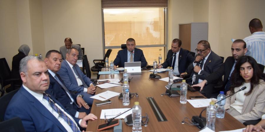 بالبلدي : «صناعة
      النواب»
      للحكومة:
      انتهى
      وقت
      الوعود..
      جداول
      زمنية
      عاجلة
      لإنقاذ
      المصانع
      المتعثرة
      وإطلاق
      منصة
      التخارج
      وصندوق
      التمويل