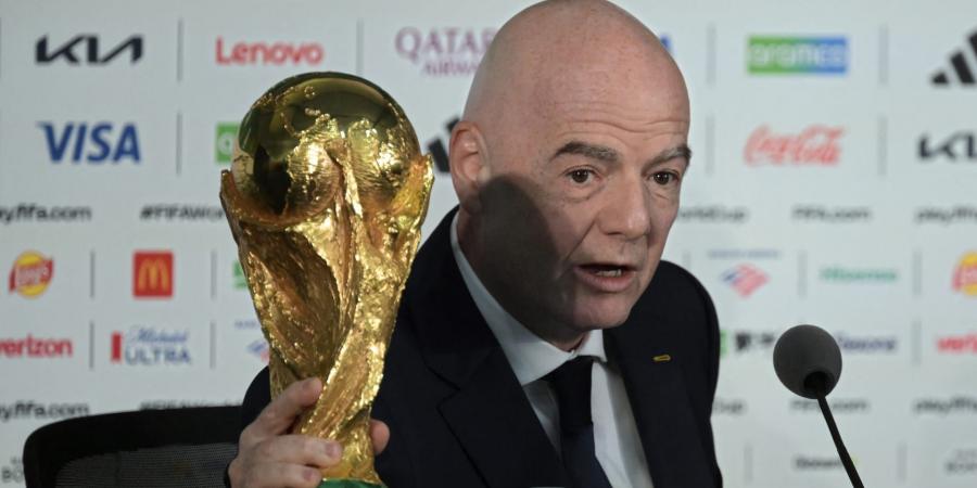 بالبلدي: "لا نجني دولاراً واحداً".. رئيس فيفا يرد على منتقدي استراحة شرب المياه في المونديال