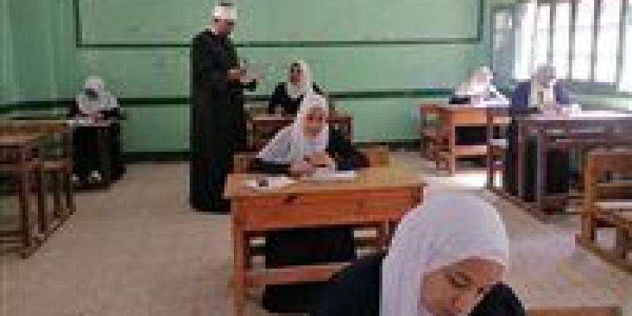 بالبلدي : رئيس
      الغربية
      الأزهرية
      يطمئن
      على
      معلم
      منتدب
      بلجان
      الثانوية
      الأزهرية