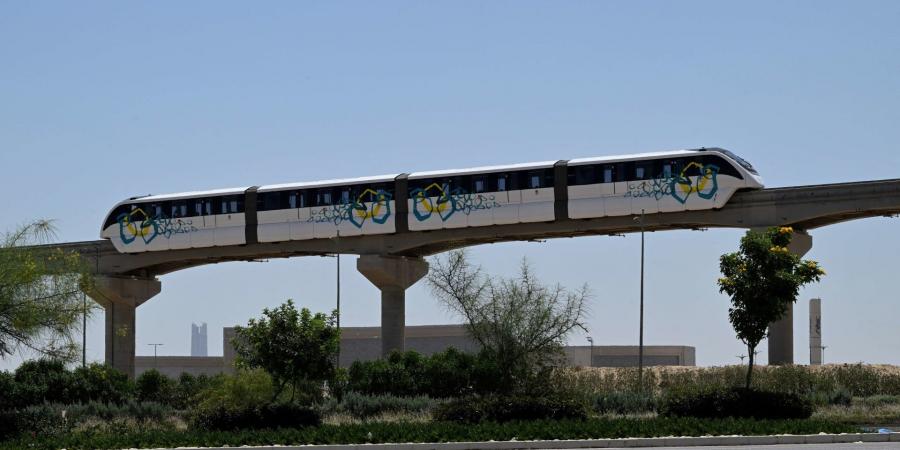بالبلدي: مونوريل شرق النيل.. ما الجدوي ولماذا تشجع مصر مواطنيها على استخدامه؟