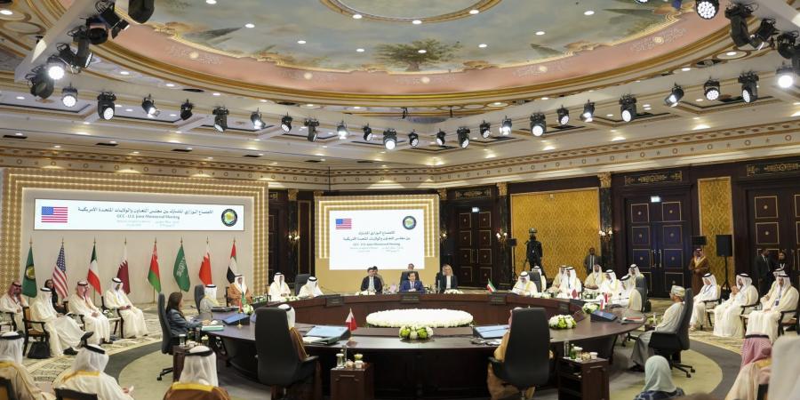 بالبلدي: سلطنة عُمان تؤكد: لن يتم فرض رسوم عبور بمضيق هرمز