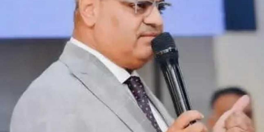 نقيب
      أطباء
      بني
      سويف
      يعلن
      براءة
      طبيب
      من
      تهمة
      نسيان
      مشرط
      جراحي
      في
      صدر
      مريض