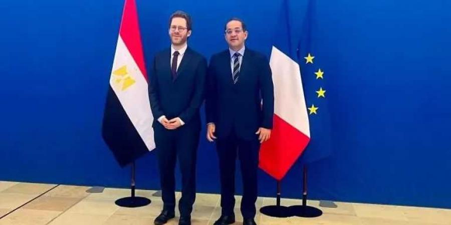 وزير
      المالية:
      بدأنا
      صفحة
      جديدة
      من
      شراكة
      الثقة
      مع
      المستثمرين