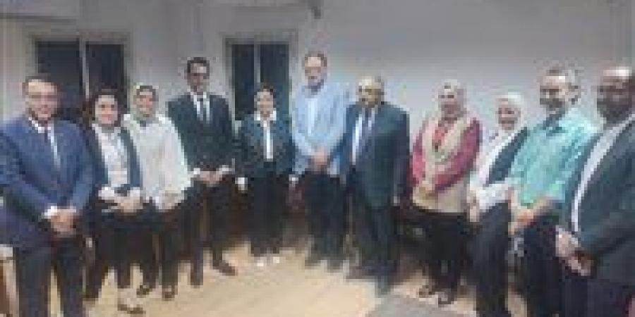 بالبلدي: جولة
      ميدانية
      موسعة
      لنائب
      وزير
      الصحة
      تجري
      بسوهاج..
      تعرف
      على
      التفاصيل
