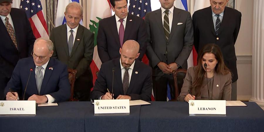 belbalady برعاية أمريكية.. شاهد لحظة توقيع الاتفاق بين لبنان وإسرائيل
