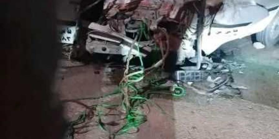 مصرع
      شخصين
      وإصابة
      14
      في
      تصادم
      مروع
      بين
      ميكروباص
      وشاحنة
      بطريق
      شرم
      الشيخ
      –
      النفق
      برأس
      سدر