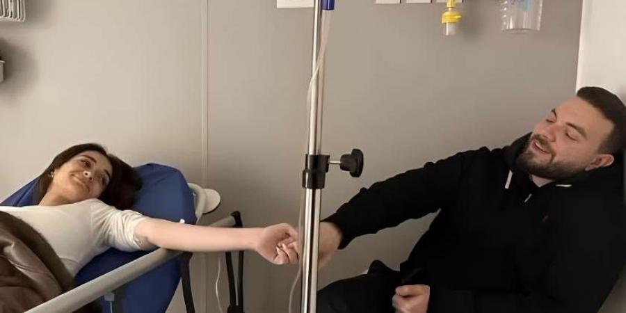 بالبلدي: ملك
      أحمد
      زاهر
      تتعرض
      لوعكة
      صحية
      مفاجئة..
      وخطيبها
      يساندها
      من
      داخل
      المستشفى