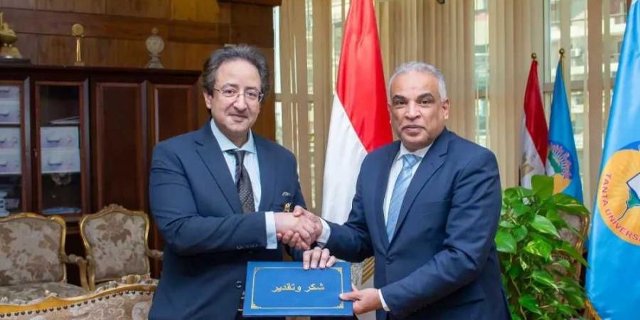 رئيس
      جامعة
      طنطا
      يكلف
      الدكتور
      محمود
      فاروق
      سليم
      للقيام
      بأعمال
      نائب
      رئيس
      الجامعة
      لخدمة
      المجتمع
      وتنمية
      البيئة