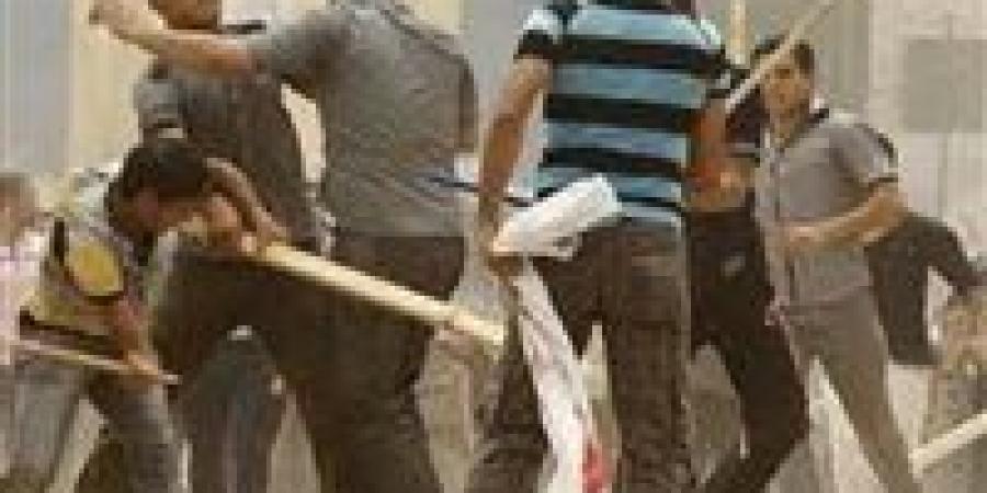 بالبلدي: إصابة
      4
      أشخاص
      خلال
      مشاجرة
      طاحنة
      بين
      عائلتين
      بقنا