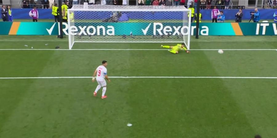 بالبلدي : فيديو
      |
      مصطفى
      شوبير
      يتألق
      ويتصدى
      لركلة
      جزاء
      أمام
      إيران
      في
      كأس
      العالم
